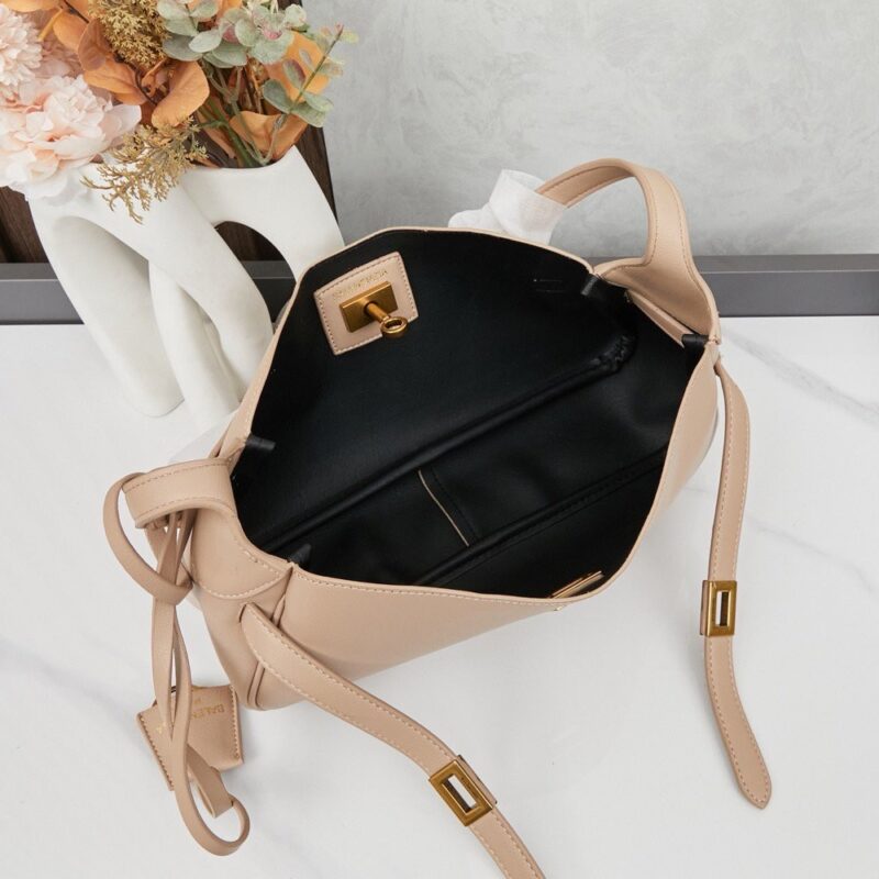 【AT3722】💫 Balenciaga ハイエンドスリングバッグ - レトロなエレガンス、モダンな魅力 💫