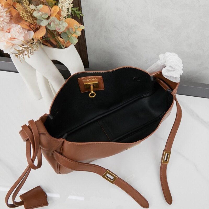 【AT3723】Balenciagaクラシックビンテージショルダーバッグ- 質感レザー✨