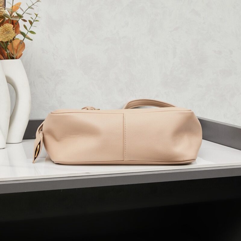 【AT3725】✨Balenciaga Paris クラシックなロック付きショルダーバッグ✨