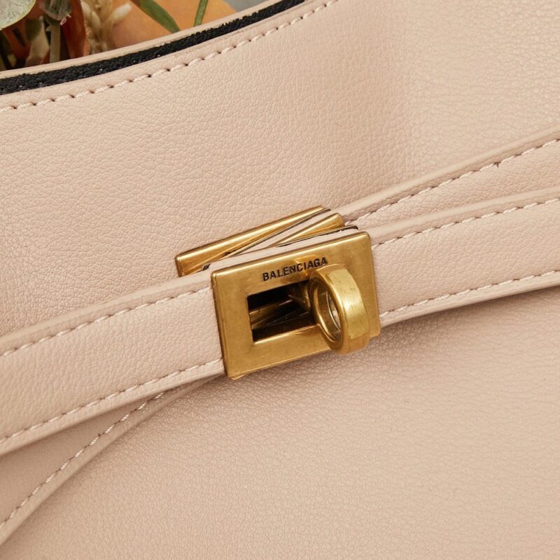 【AT3725】✨Balenciaga Paris クラシックなロック付きショルダーバッグ✨