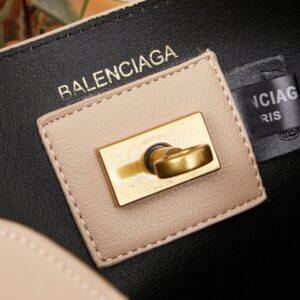 【AT3725】✨Balenciaga Paris クラシックなロック付きショルダーバッグ✨