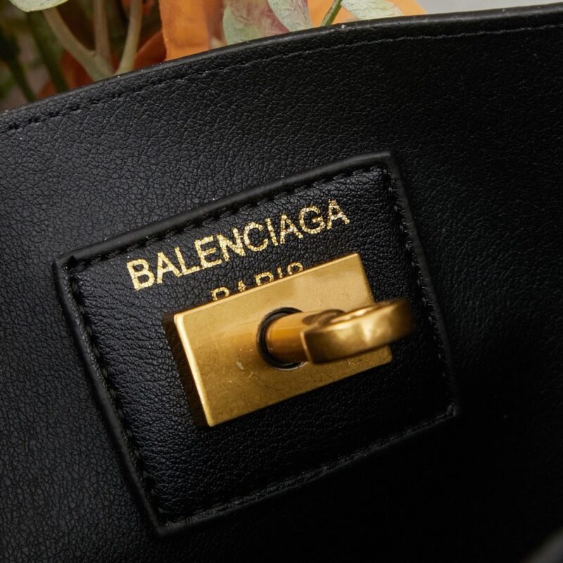 【AT3726】🖤 Balenciaga バレンシアガのクラシックでエレガントなショルダーバッグ | ハイファッションスタイル 🖤