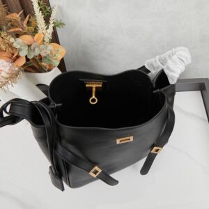 【AT3726】🖤 Balenciaga バレンシアガのクラシックでエレガントなショルダーバッグ | ハイファッションスタイル 🖤