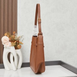 【AT3727】Balenciaga パリシリーズ エレガントなフラップショルダーバッグ✨
