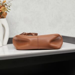 【AT3727】Balenciaga パリシリーズ エレガントなフラップショルダーバッグ✨
