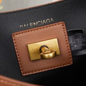 【AT3727】Balenciaga パリシリーズ エレガントなフラップショルダーバッグ✨