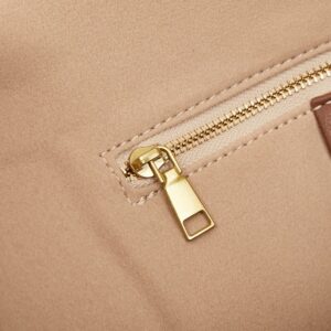 【AT3728】Balenciagaのクラシックトートバッグ | 控えめな贅沢な大容量デザイン 💫