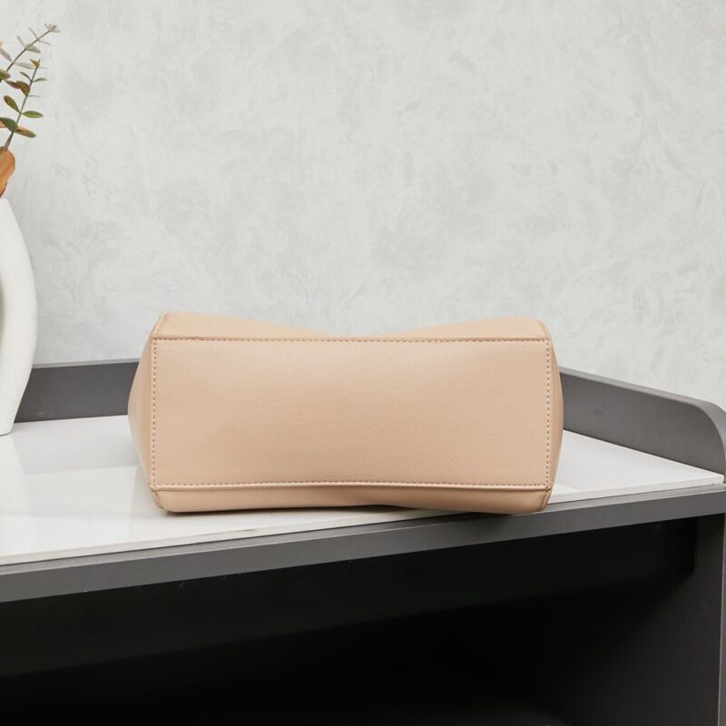 【AT3729】Balenciagaのクラシックで万能なトートバッグ | ラグジュアリーな都市のスタイル 🎀