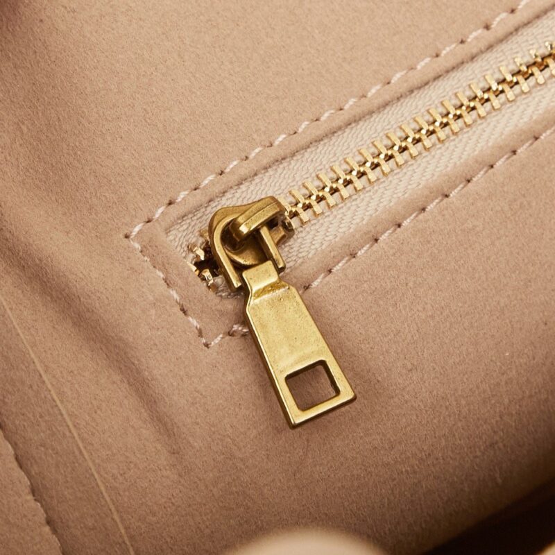 【AT3729】Balenciagaのクラシックで万能なトートバッグ | ラグジュアリーな都市のスタイル 🎀