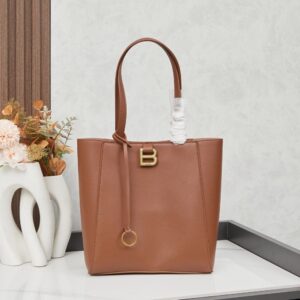【AT3730】✨ Balenciaga のクラシックトートバッグ - ミルクティーブラウン ✨