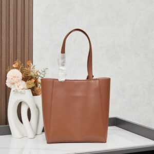 【AT3730】✨ Balenciaga のクラシックトートバッグ - ミルクティーブラウン ✨