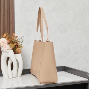 【AT3731】Balenciaga バレンシアガのクラシックな大きめトートバッグ｜シンプルでおしゃれな軽奢派品格