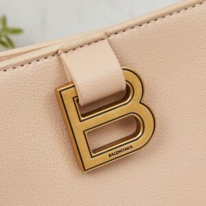 【AT3731】Balenciaga バレンシアガのクラシックな大きめトートバッグ｜シンプルでおしゃれな軽奢派品格