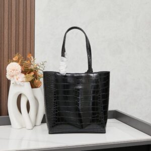 【AT3733】🖤 Balenciaga バレンシアガのクラシックなクロコダイル柄トートバッグ 🖤