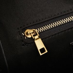 【AT3733】🖤 Balenciaga バレンシアガのクラシックなクロコダイル柄トートバッグ 🖤