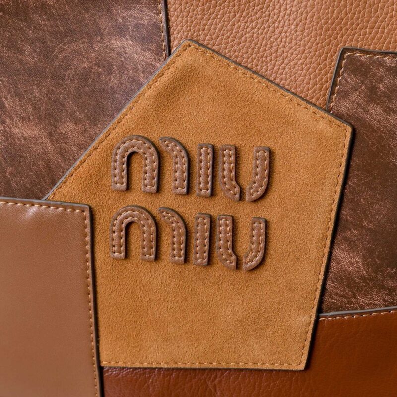 【AT3742】🌟️‍🎨✨【Miu Miu 拼贴り合わせアート】👜️‍🎨✨ 多色拼贴り合わせトートバッグ - ファッションと個性的衝突き