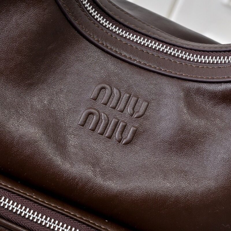 【AT3747】Miu Miu レトロなパッチワーク大容量トートバッグ | ファッションと実用性の完璧な組み合わせ 🛍️