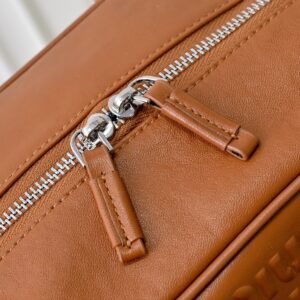 【AT3750】Miu Miu ミュウミュウのクラシックでレトロなハンドバッグ。豪華な羊皮工芸で、優雅な雰囲気の選択肢です。👜
