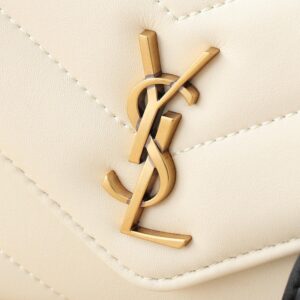【AT3751】✨YSL SAINT LAURENTのクラシックなエンベロープバッグ | ヴィンテージラグジュアリーなコンパクトチェーンバッグ✨