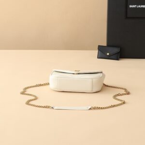 【AT3751】✨YSL SAINT LAURENTのクラシックなエンベロープバッグ | ヴィンテージラグジュアリーなコンパクトチェーンバッグ✨