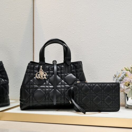 【AT3758】🖤 Christian Dior クリスチャン・ディオールのクラシックなレディディオールトートバッグは、豪華で大容量です 🖤