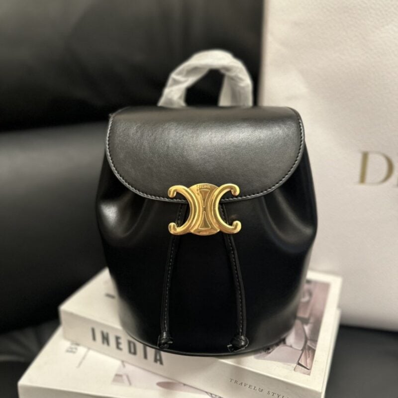 【AT3769】Celineセリーヌのクラシックなトリオンフ牛革の引き紐付きリュックサック🎒✨