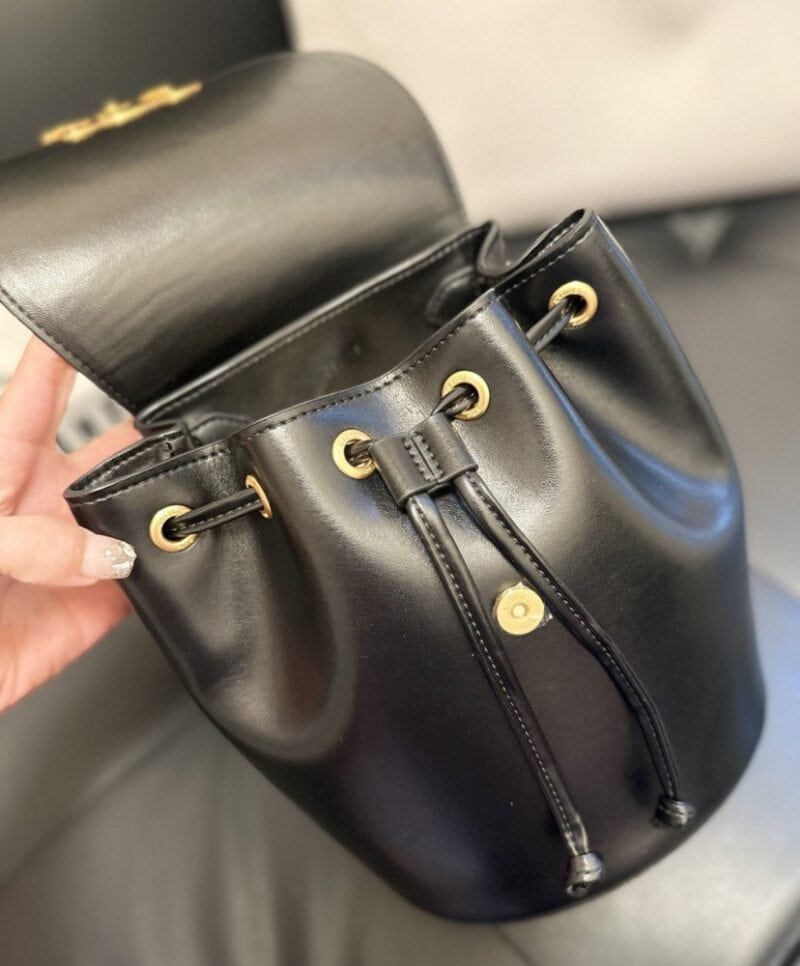 【AT3769】Celineセリーヌのクラシックなトリオンフ牛革の引き紐付きリュックサック🎒✨