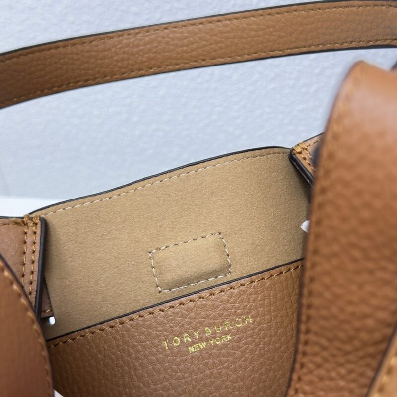 【AT3779】Tory Burch トリー・バーチの定番バケットバッグ｜シンプルでエレガント、ファッションに合わせやすい。