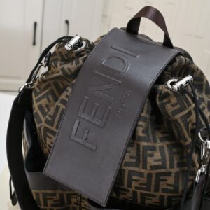 【AT3781】🎒 Fendi Roma クラシックバックパック - FFモノグラムコレクション 🎒