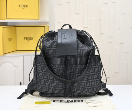【AT3783】🎒 Fendi FFロゴ レトロなカジュアル リュックサック - ブラック 🖤✨