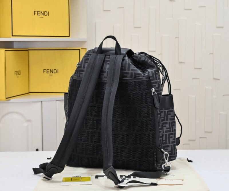 【AT3783】🎒 Fendi FFロゴ レトロなカジュアル リュックサック - ブラック 🖤✨