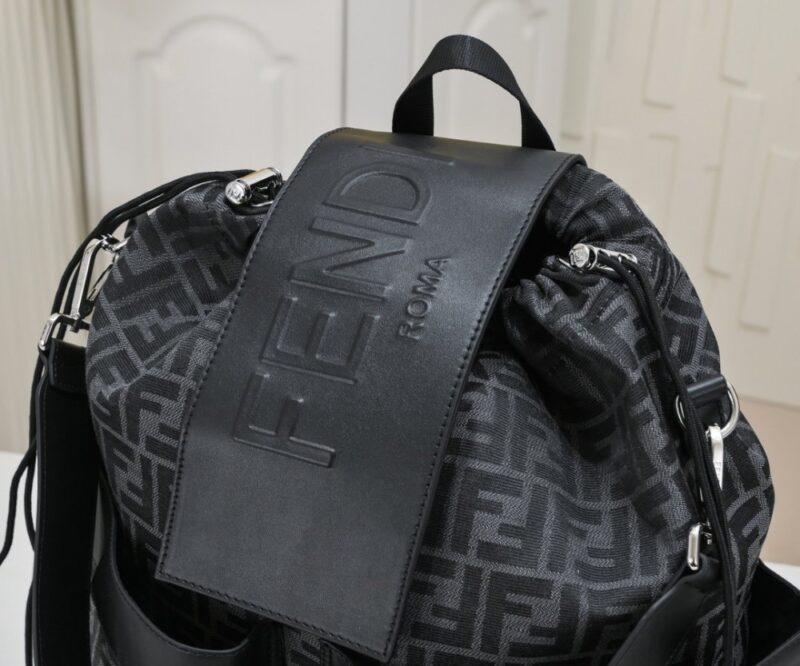 【AT3783】🎒 Fendi FFロゴ レトロなカジュアル リュックサック - ブラック 🖤✨