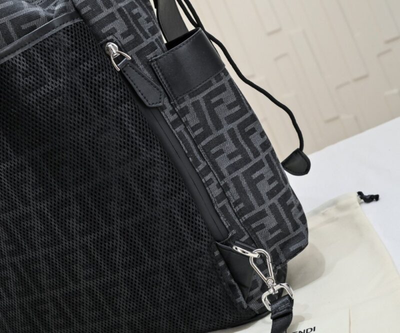 【AT3783】🎒 Fendi FFロゴ レトロなカジュアル リュックサック - ブラック 🖤✨