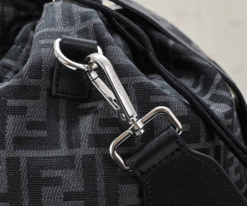 【AT3783】🎒 Fendi FFロゴ レトロなカジュアル リュックサック - ブラック 🖤✨
