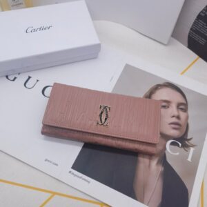 【AT3802】Cartier カルティエのクラシックな長財布 - 控えめな贅沢さ、エレガントなテースト👜