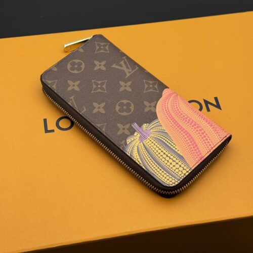 【AT3807】✨ Louis Vuitton ルイ・ヴィトン x 草間弥生（Yayoi Kusama）限定版チェーンウォレット 🎨🎃