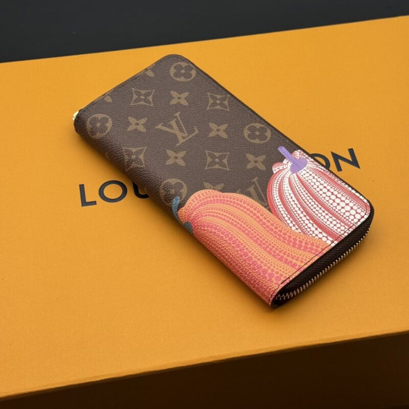 【AT3807】✨ Louis Vuitton ルイ・ヴィトン x 草間弥生（Yayoi Kusama）限定版チェーンウォレット 🎨🎃