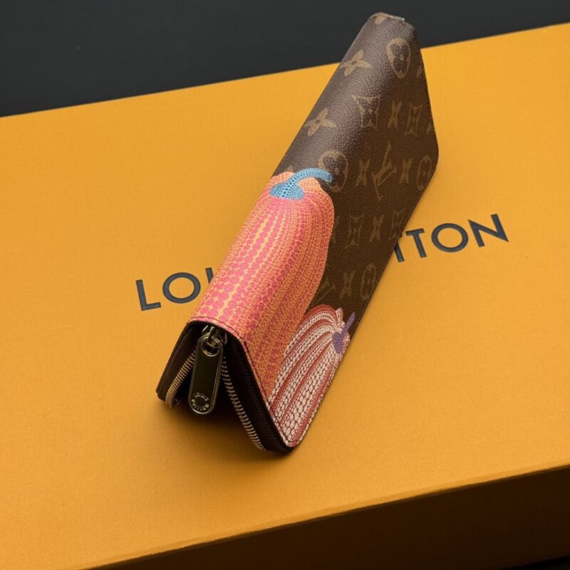 【AT3807】✨ Louis Vuitton ルイ・ヴィトン x 草間弥生（Yayoi Kusama）限定版チェーンウォレット 🎨🎃