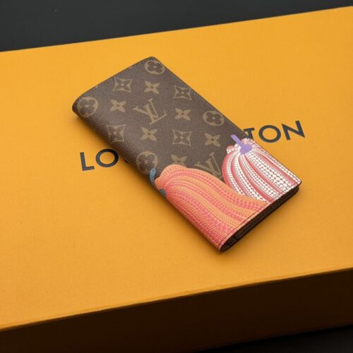 【AT3809】✨ Louis Vuitton ルイ・ヴィトン x 草間弥生 南瓜シリーズの長財布✨