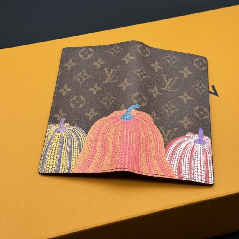 【AT3809】✨ Louis Vuitton ルイ・ヴィトン x 草間弥生 南瓜シリーズの長財布✨