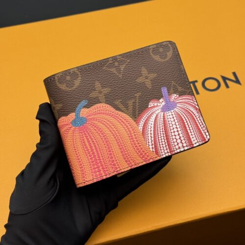 【AT3810】Louis Vuitton ルイ・ヴィトン×草間彌生限定版の短財布🎨✨