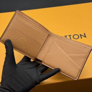 【AT3810】Louis Vuitton ルイ・ヴィトン×草間彌生限定版の短財布🎨✨