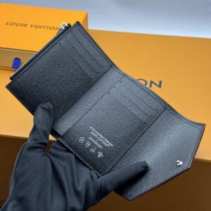 【AT3813】Louis Vuitton ルイ・ヴィトン x 村上隆 黒色彩色 モノグラム 三つ折り財布