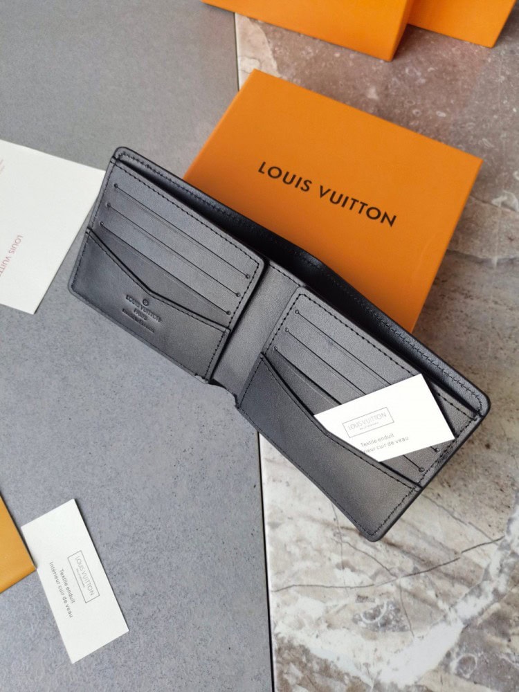 【AT3826】✨Louis Vuitton クラシックな黒いカーフスキン財布✨