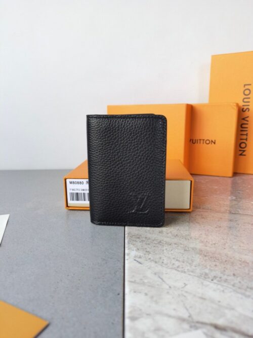 【AT3827】✨ Louis Vuitton ルイ・ヴィトンの定番の黒いショートウォレット ✨