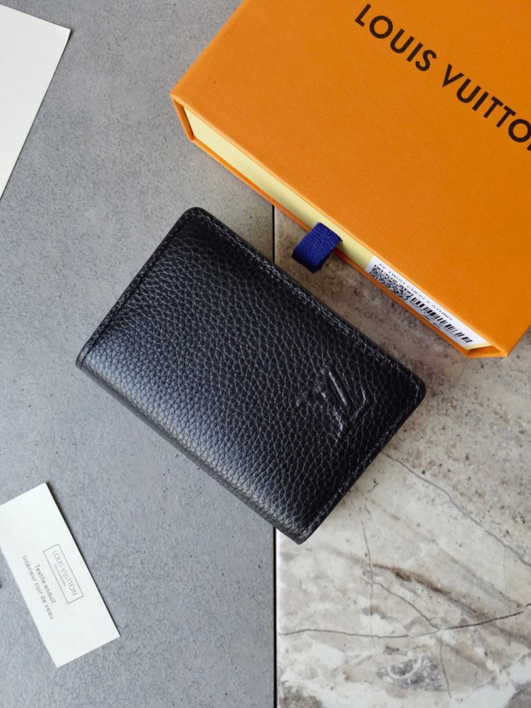 【AT3827】✨ Louis Vuitton ルイ・ヴィトンの定番の黒いショートウォレット ✨
