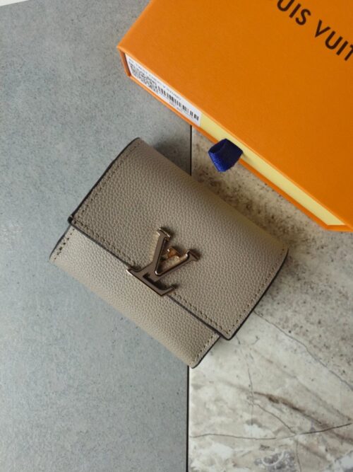 【AT3828】Louis Vuitton ルイ・ヴィトンのトワイストコンパクトウォレット✨　ミニフリップコインウォレット✨