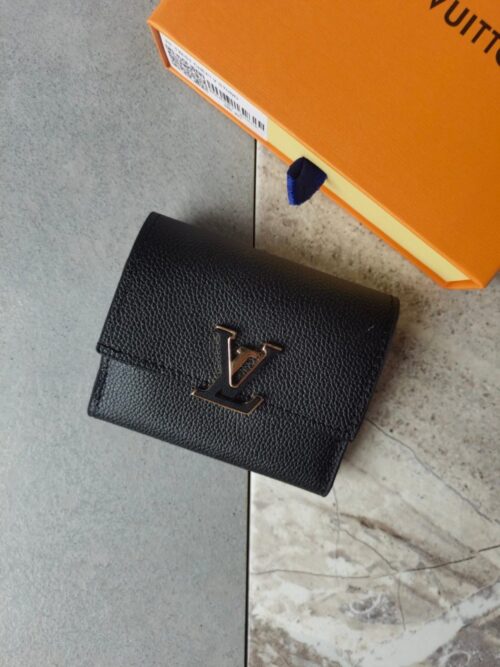 【AT3829】Louis Vuitton ルイ・ヴィトンのTwist 小銭入れ – クラシックな黒とピンクのコントラストデザイン 🎀