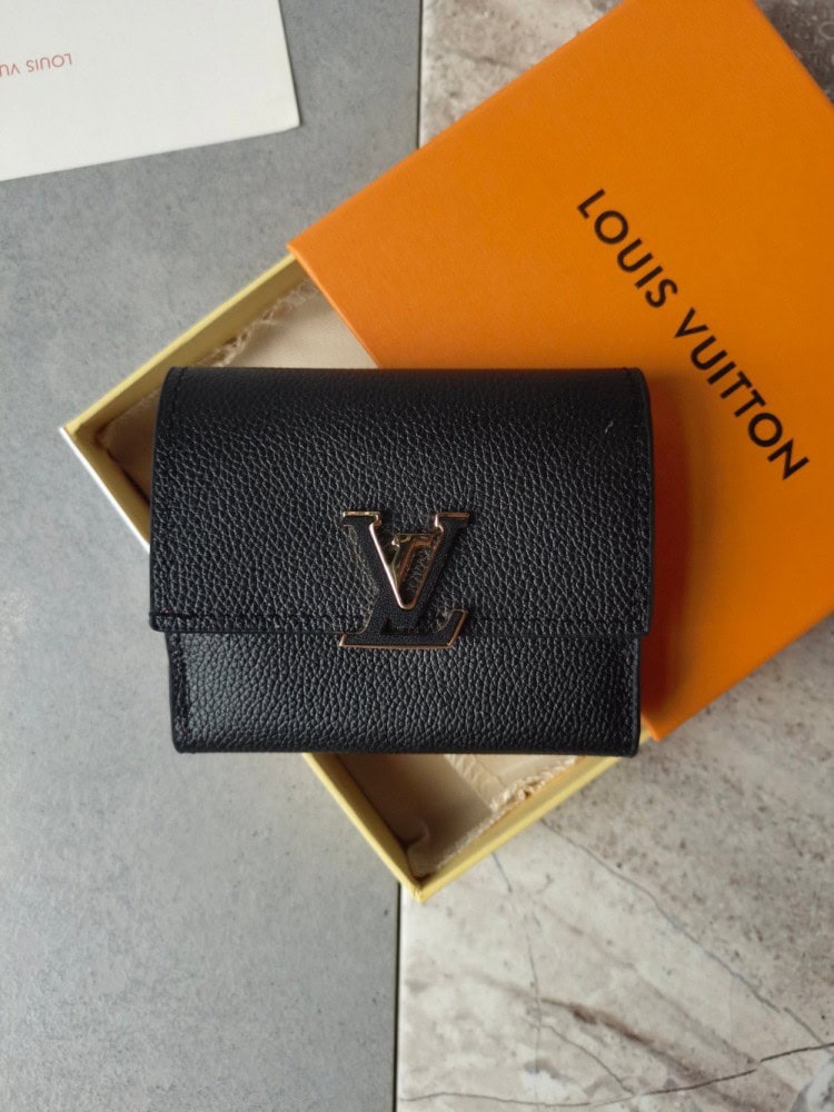 【AT3829】Louis Vuitton ルイ・ヴィトンのTwist 小銭入れ – クラシックな黒とピンクのコントラストデザイン 🎀