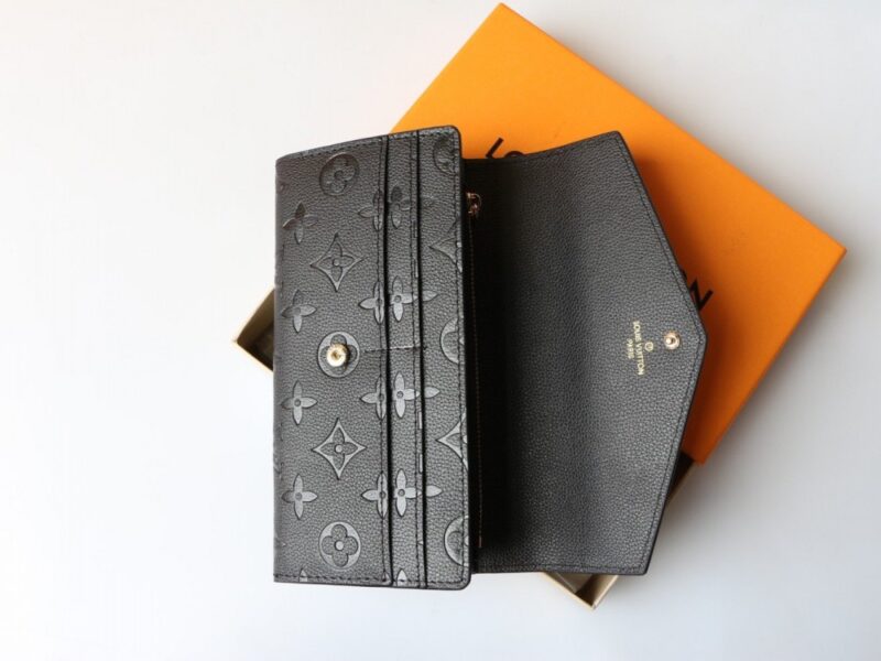 【AT3830】✨Louis Vuitton ルイ・ヴィトン モノグラム・アンプリアント 長財布✨